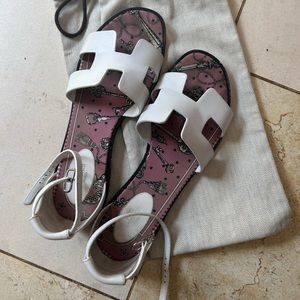 Hermes Santorini White Sandals 39 / 9